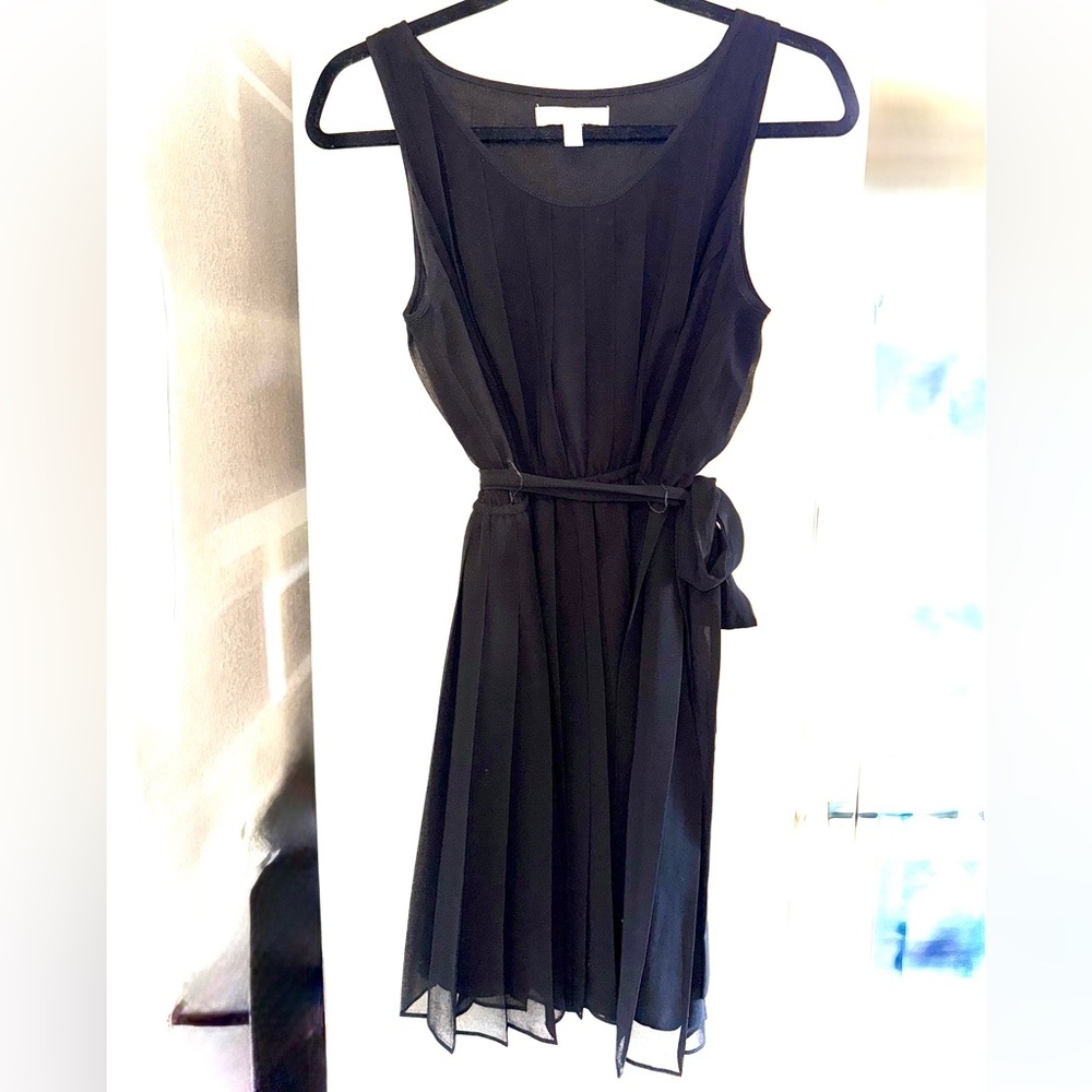 Elegant Black Sleeveless Dress